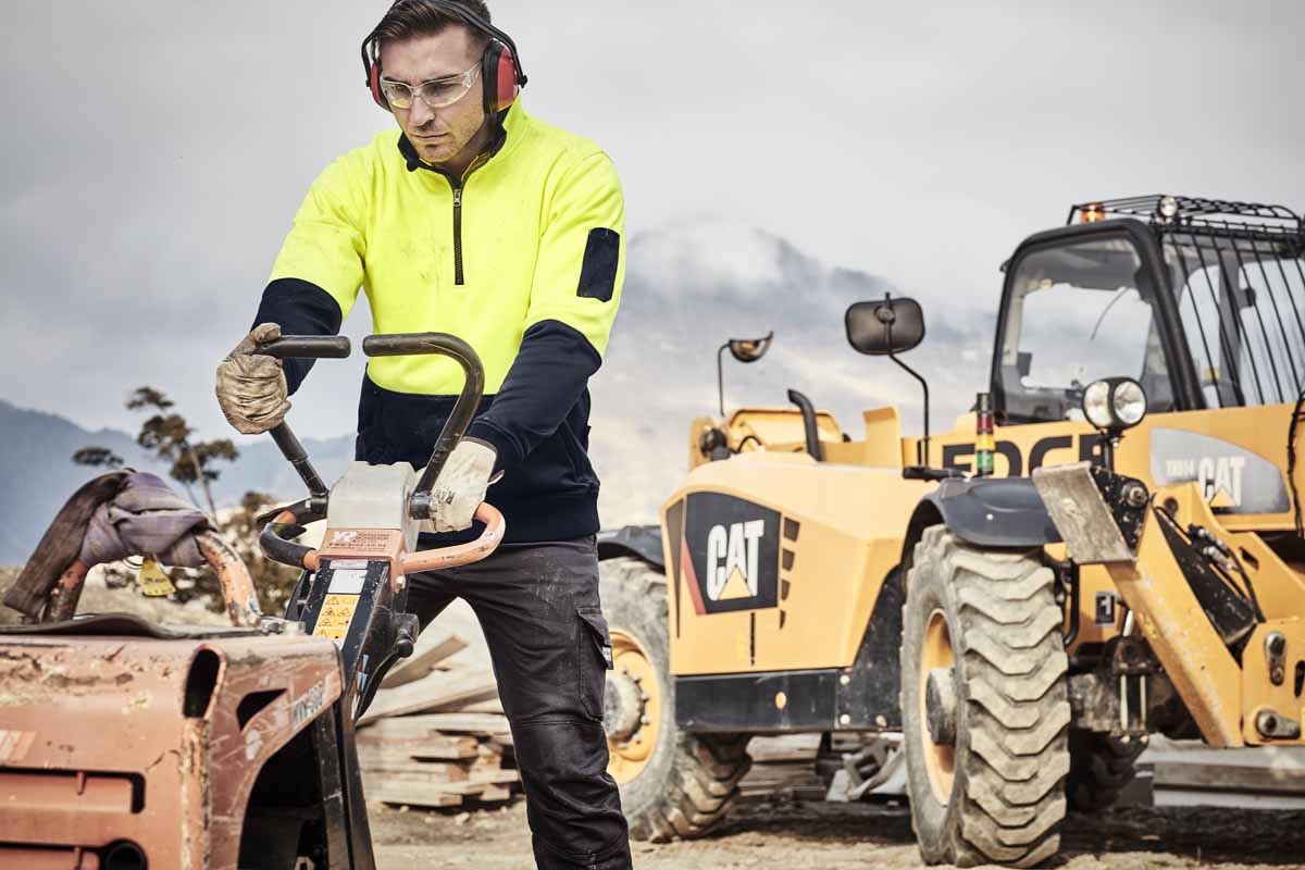 Syzmik Unisex Half Zip Hi Vis Jumper ZT476 (320 gsm Polyester) (Orange/Navy)